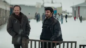 تصاویر فیلم روی علف های خشک 2023